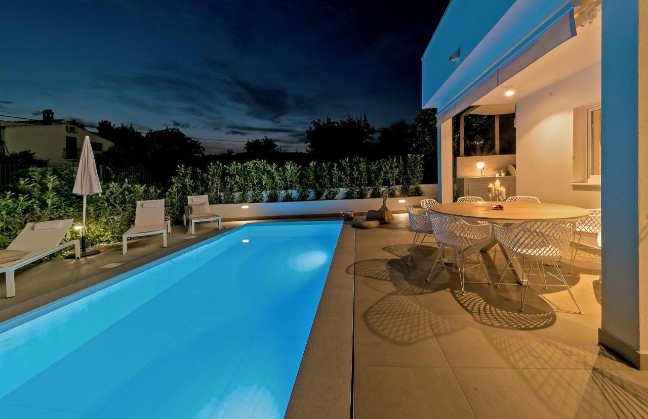 Marula Holiday Home - With Heated Pool Marina Zewnętrze zdjęcie